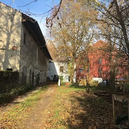 Loft Im Stall Eines Ehemaligen Pfarrguts Apartman Tacherting